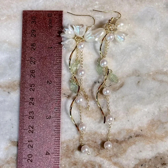 Shoulder Duster Earrings Lily of The Valley Pearl Extra Long Gold Tone Dangle - Picture 3 of 3